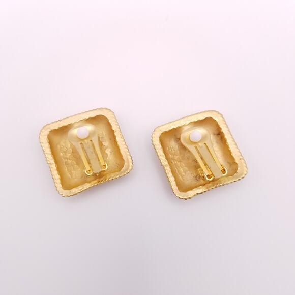 Vintage Square Clip On Earrings Gold Tone Matte Rope Border Red Enamel 90s - Picture 2 of 5
